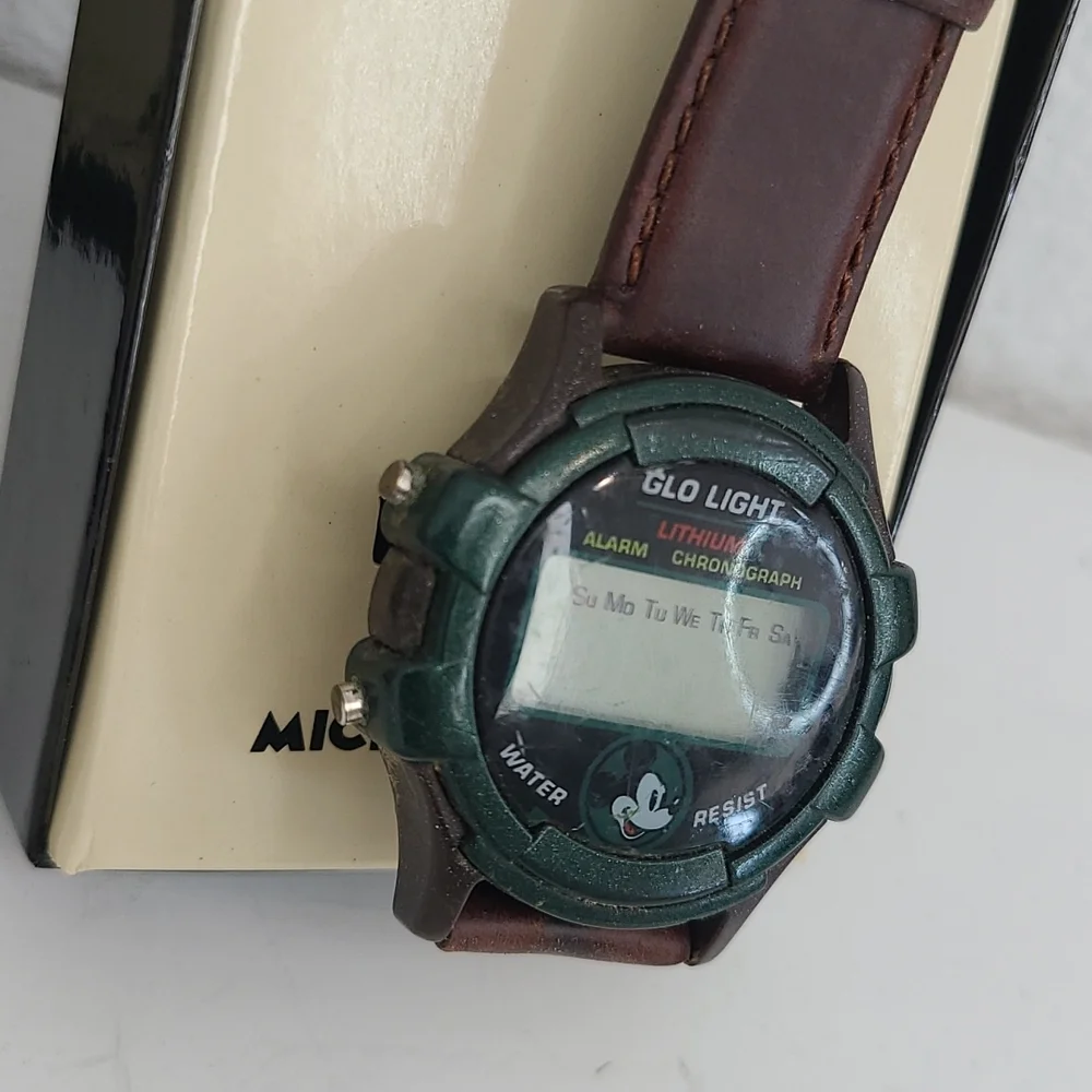 Vintage deadstock mickey mouse explorer glo watch ⌚ leather